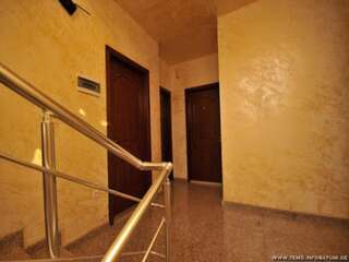 Отель Hotel Temo in Batumi Батуми Двухместный номер с 2 отдельными кроватями и балконом-1