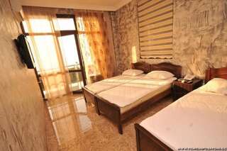 Отель Hotel Temo in Batumi Батуми Трехместный номер с кухней-2